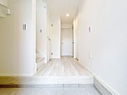 「玄関」家の中でお客様を迎える最初の場所である玄関。豊富な玄関収納で、常に綺麗に保つことが出来ます。