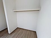 「収納完備」居室には収納スペースを完備し、自由度の高い家具の配置が叶うシンプルな空間です。