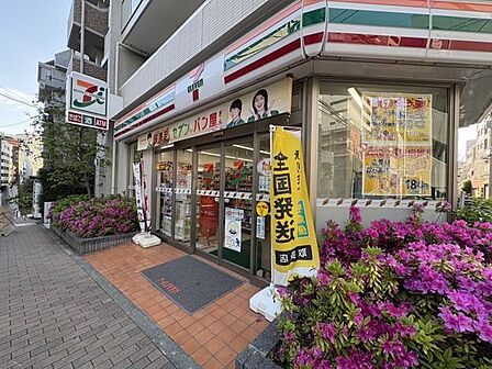 セブンイレブン文京湯島2丁目店 60m