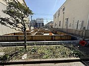 帰宅途中にショッピングやカフェを楽しんだり、利便性の良いこの地の生活は人々を魅了します。心行くままに季節の流れを感じ、ゆったりとした一時を。時間の流れを取戻し、休日はスローライフを。