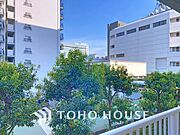 「眺望」穏やかな街並みを一望しながら、爽やかな風と柔らかく降り注ぐ陽光を感じて頂けます。