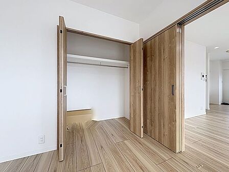 「収納」全ての居室にクローゼットを完備しております。