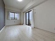 「二面採光・通風良好◎」居室に窓が2ヶ所あるので、明るさの確保と、風の通り道ができることで換気のしやすいお家になっています。