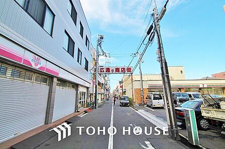 徒歩28分。末広通り商店街 2220m