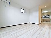 「彩りある新生活のスタート」観葉植物などをディスプレイしたり、自分好みの空間を作り上げることでより楽しい新生活がスタートできそうですね。