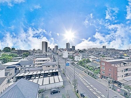 「眺望も良好です!」穏やかな街並みを一望しながら、爽やかな風と柔らかく降り注ぐ陽光を感じて頂けます。