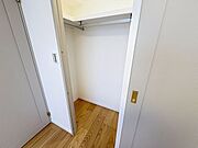 「ウォークインクローゼット」たっぷりと荷物が入るよう、ウォークインクローゼットを完備いたしました。