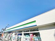 徒歩9分。ファミリーマート 西瑞江二丁目店 720m