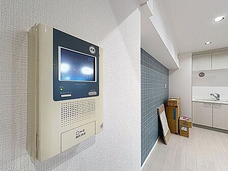 「モニター付きインターホン」 「見える安心」をカタチにしました。誰が来てもわかる様にモニター付きインターホンを設置。快適と安らぎを合わせた優しい設計。