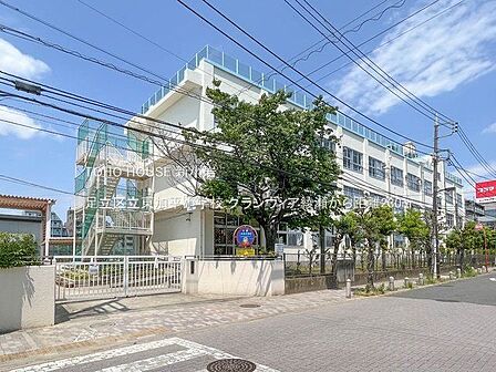 足立区立東加平小学校 230m
