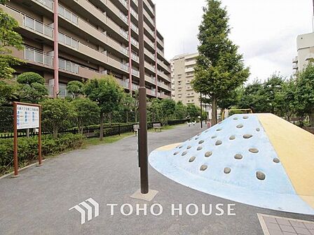 徒歩9分。大島六丁目第二児童遊園 710m