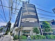 「アデニウム西葛西」心地良く暮らしを彩る充実のライフスタイルを。歩いていける距離に、教育施設やお買い物施設が揃う街並み。