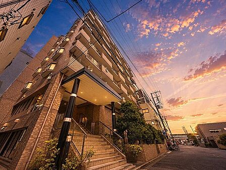 「~アドリーム南行徳~」毎日の暮らしにゆとりができる「南行徳」駅徒歩4分。毎日の通勤・通学にも便利な立地です。