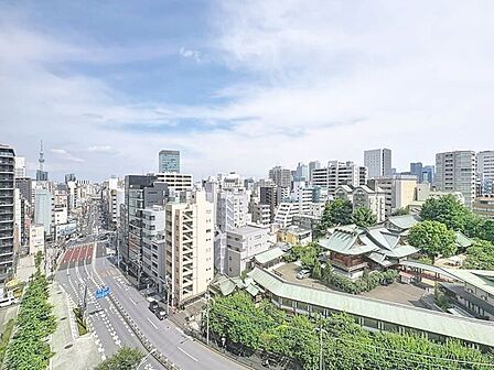 「眺望」穏やかな街並みを一望しながら、爽やかな風と柔らかく降り注ぐ陽光を感じて頂けます。