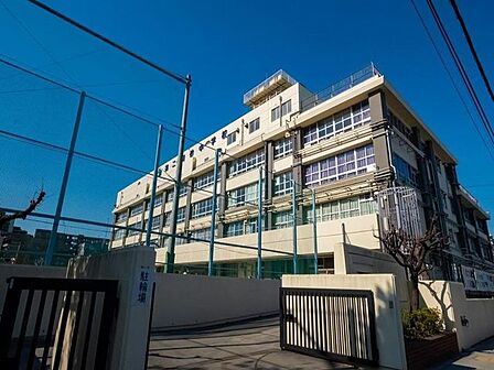 江東区立第二南砂中学校 560m