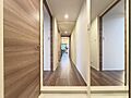 「玄関」家の中...
