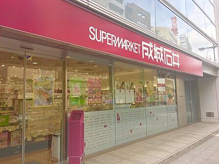 成城石井小伝馬町店　 130m