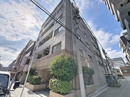 「~蔵前アムフラット~」「蔵前駅」徒歩5分×複数線利用可能で、利便性に優れた住環境。2階南向きの陽だまりハウスで新生活をお楽しみ下さい。