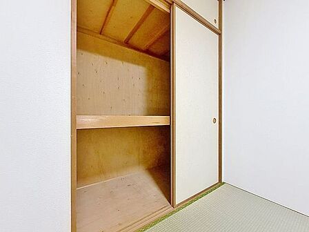「収納スペース」荷物を収納することでお部屋をスマートに見せることができます。気持ちの良い自分空間を!