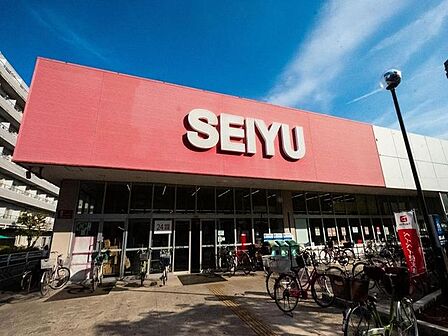 徒歩3分。西友 南葛西店 240m