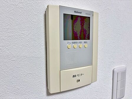 「モニター付きインターホン」 「見える安心」をカタチにしました。誰が来てもわかる様にモニター付きインターホンを設置。快適と安らぎを合わせた優しい設計。
