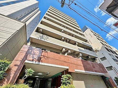 「～日本橋三越前アムフラット壱番館～」「人形町駅」徒歩4分×複数線利用可能で、利便性に優れた住環境。6階南西向きの陽だまりハウスで新生活をお楽しみ下さい。