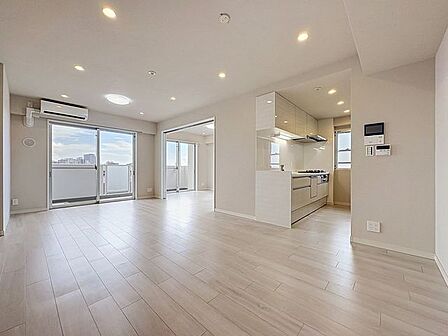 「寛ぎの空間リビング」毎日過ごす場所だからこそ、飽きのこないデザインが大事。本当に欲しい「寛げる空間」を実感して頂けます。