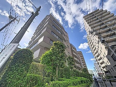 「ライオンズマンション梅島南」2025年8月フルリフォーム済みのきれいな室内。心地良く暮らしを彩る充実のライフスタイルを。歩いていける距離に、教育施設やお買い物施設が揃う街並み。