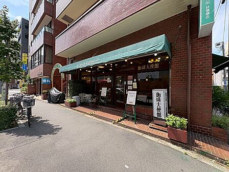 徒歩8分。珈琲大使館秋葉原店 620m
