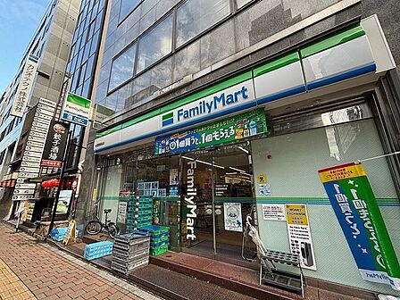 ファミリーマート秋葉原駅前店 460m