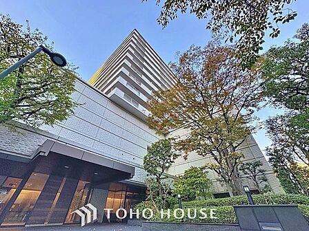 「～月島ホームズ～」「月島駅」徒歩2分×複数線利用可能で、利便性に優れた住環境。7階南東向きの陽だまりハウスで新生活をお楽しみ下さい。