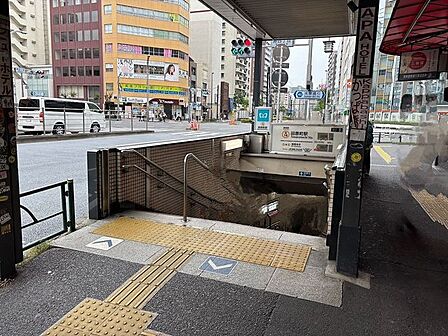 徒歩3分。田原町駅(東京メトロ 銀座線) 210m