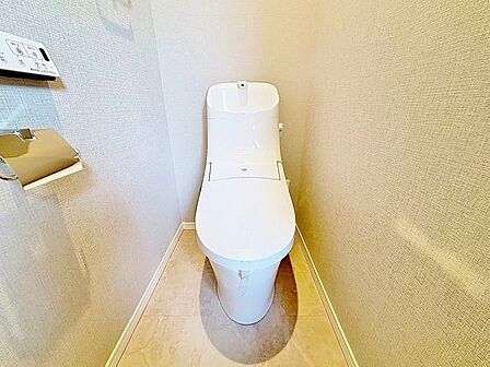 「リフォーム済・トイレ」トイレ関係の設備も一新されています。もちろん温水洗浄機能付き便座です。
