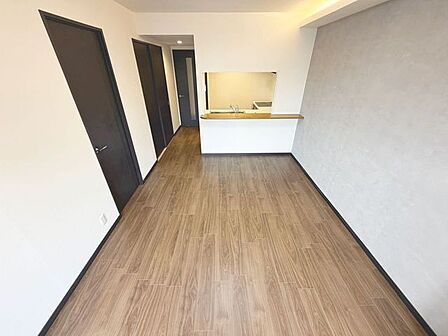 「木のぬくもり感じる優しい雰囲気のお部屋」落ち着いたカラーコーディネートの室内。インテリアやファブリックで、オーナー様好みのテイストデザインを取り入れて頂けます。