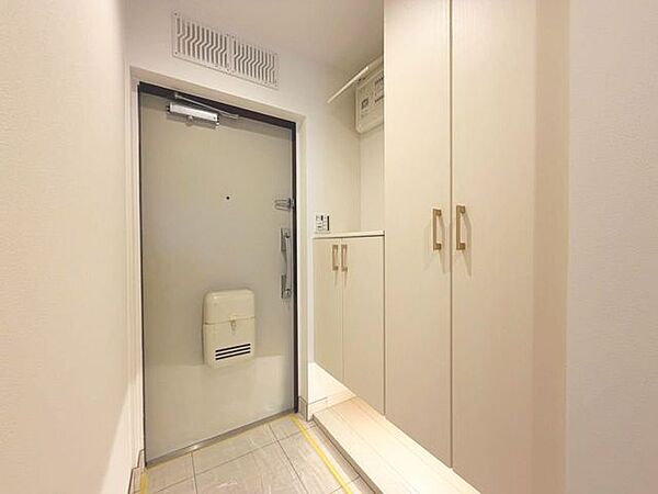 玄関を拡大表示