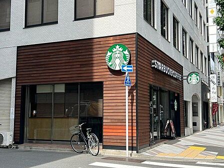 徒歩9分。スターバックスコーヒー人形町店 710m