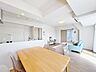 リビング/ダイニング：「木のぬくもり感じる優しい雰囲気のお部屋」落ち着いたカラーコーディネートの室内。インテリアやファブリックで、オーナー様好みのテイストデザインを取り入れて頂けます。