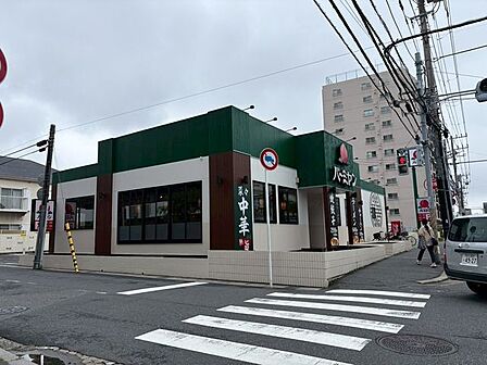 徒歩4分。バーミヤン船橋本中山店 300m