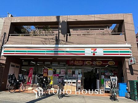 徒歩12分。セブンイレブン熊の前店 890m