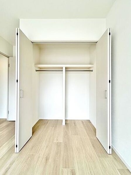 「収納」全ての居室にクローゼットを完備しております。