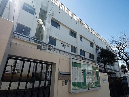 江東区立第三砂町中学校 750m
