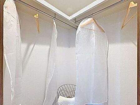「ウォークインクローゼット」たっぷりと荷物が入るよう、ウォークインクローゼットを完備いたしました。