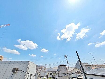 「眺望」心地よい風を感じながら、青空を眺め一息つくことのできる住空間です。