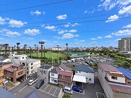 「眺望」心地よい風を感じながら、青空を眺め一息つくことのできる住空間です。