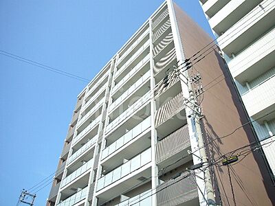 外観：平成27年9月建築・御堂筋線「長居」駅徒歩2分・オートロック付き・宅配BOX