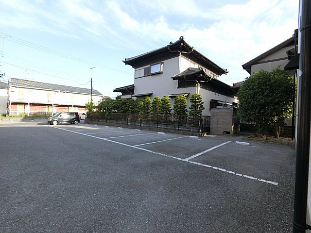 8 / 9