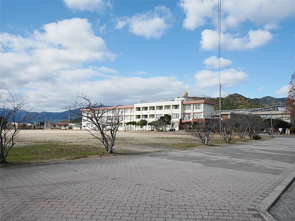 画像15:行橋北小学校(650m)