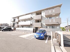 メゾン・ラフィーネ A棟  ｜ 福岡県北九州市小倉南区中曽根東4丁目（賃貸アパート2LDK・3階・52.55㎡） その1