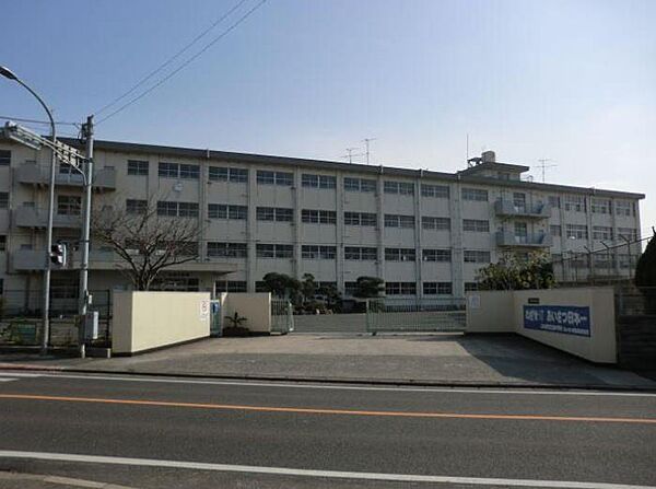 画像16:吉田中学校(1、680m)