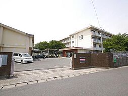 湯川中学校(1、500m)